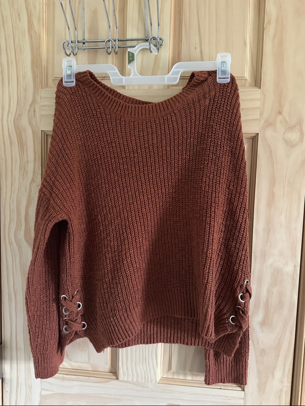 Women’s Size Large Cozy Lace-Up Sleeve Sweater - Rust